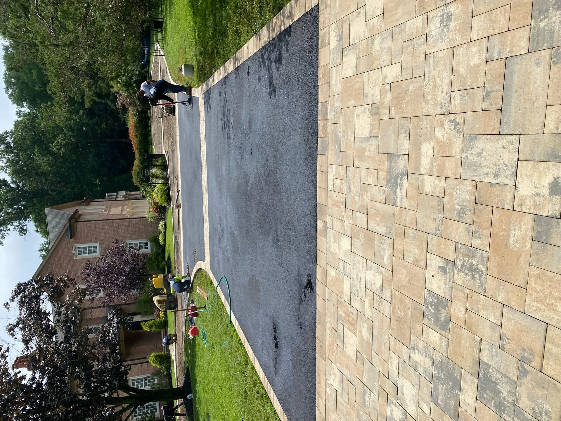 Driveway Borders - Brothers Paving & Masonry